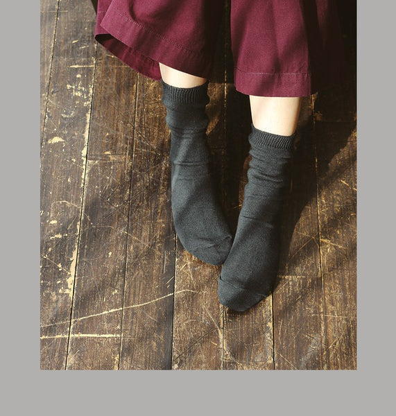 日本製 時尚可愛休閒純色女裝中長襪 SMALL STONE SOCKS